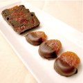 あんずのブラウニーとあんずのチョコ掛け